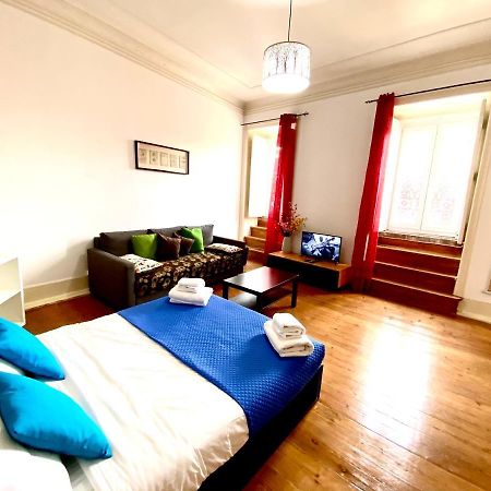 ליסבון Classic Chiado 1 - Central Guest House Room With Shared Bathroom מראה חיצוני תמונה