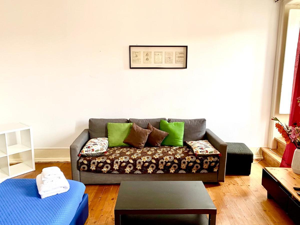 ליסבון Classic Chiado 1 - Central Guest House Room With Shared Bathroom מראה חיצוני תמונה
