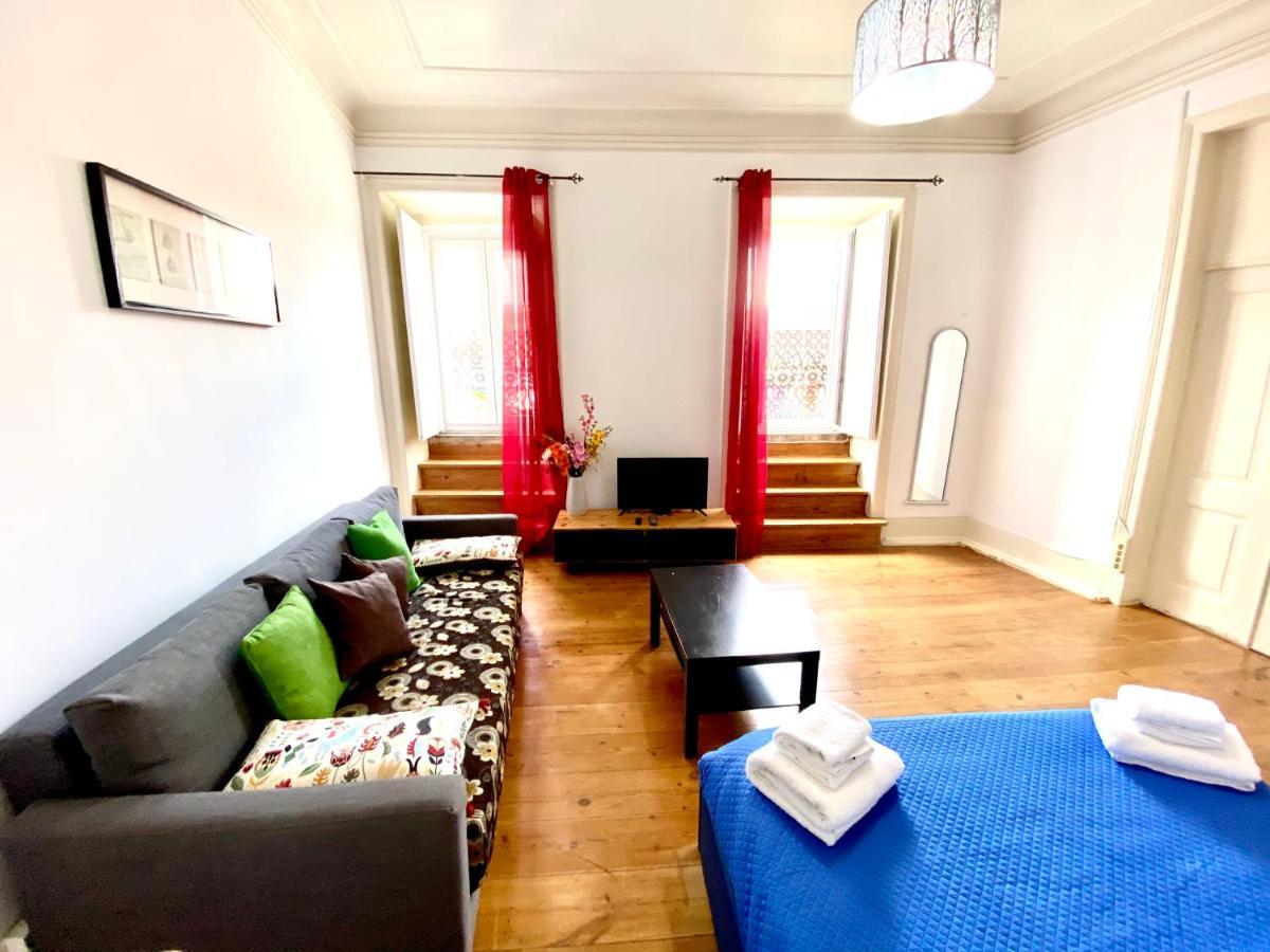 ליסבון Classic Chiado 1 - Central Guest House Room With Shared Bathroom מראה חיצוני תמונה