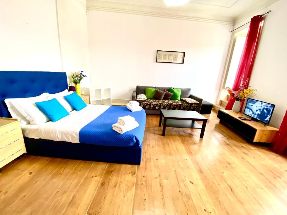 ליסבון Classic Chiado 1 - Central Guest House Room With Shared Bathroom מראה חיצוני תמונה
